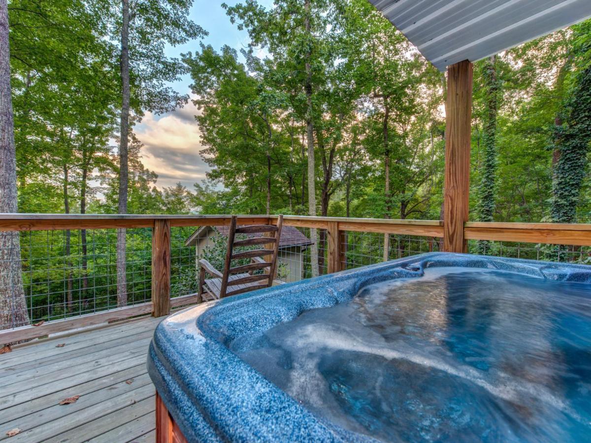 Bear View Chalet, 3 Bedroom, Pool, Pets, Arcades, Wifi, Hot Tub, Sleeps 12 Gatlinburg Εξωτερικό φωτογραφία
